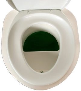 Compost toilet in camper met urinescheider